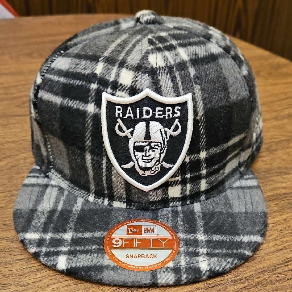 Vintage NFL Raiders New Era Black and gray plaid 9 fifty flat bill baseball cap